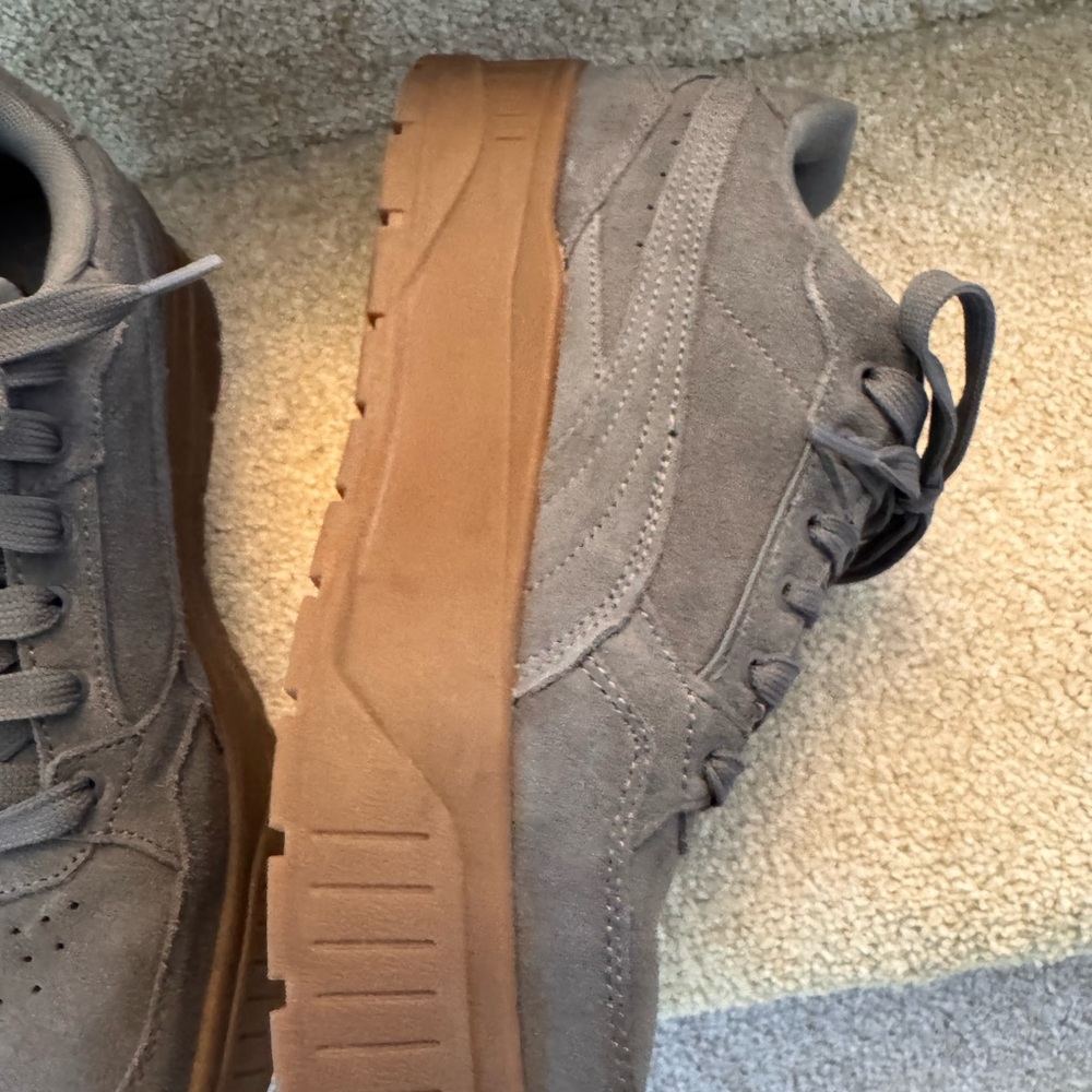 Priced to sell!
Puma women Charcoal and Brown Platform Sneakers, like NEW. - Picture 7 of 11